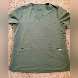 Figs size medium scrub top, color shade Moss